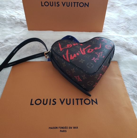 Louis Vuitton Handbags - Authentic Louis Vuitton "Fall in Love" coeur heart bag - limited edition